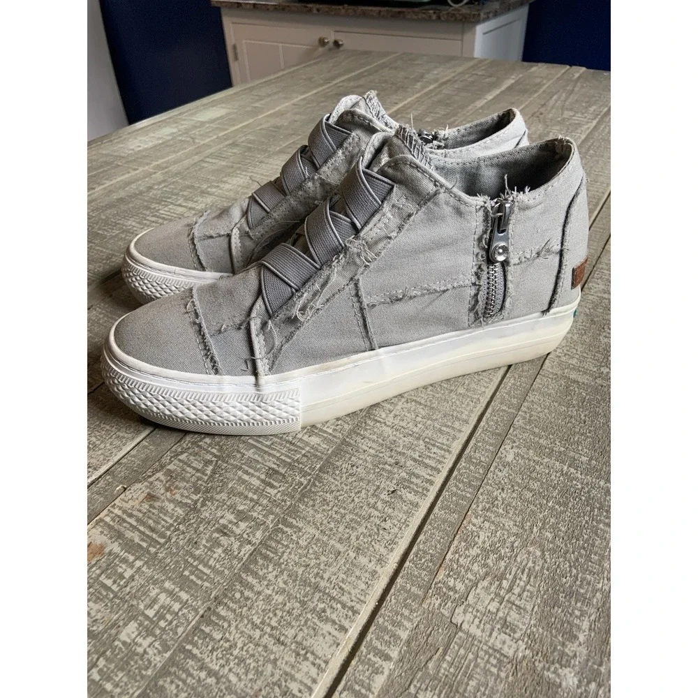 Blowfish Malibu Gray Slip-On Sneakers Side Zipper Low Top Solid Women's Size 7